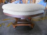 Baker ottoman (2)