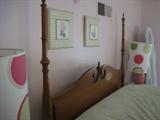 Full headboard and footboard (with rails)