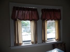 Ste of curtains