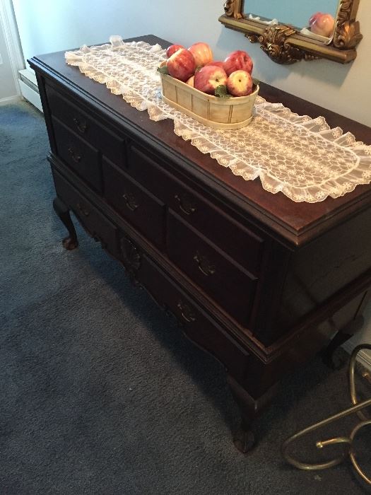 TWO SISTERS ESTATE SALE in Toms River, NJ starts on 8/28/2016