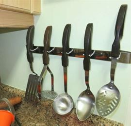 Cutco wood handle utensil set with wall mount holder