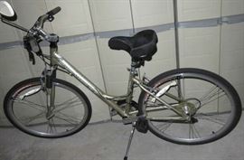 Women's Schwinn Avenue 
Bicycle