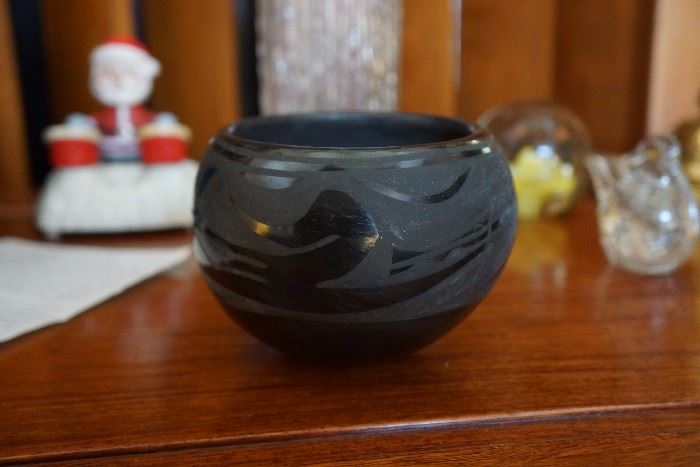 Black pottery bowl signed Maria Santa Clara