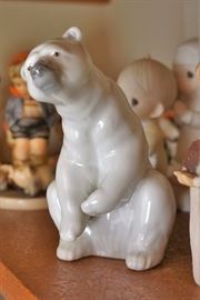 Lladro porcelain polar bear