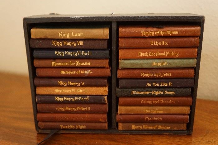 Leather bound William Shakespeares greatest novels in miniature by Knickerbocker Leather and Novelty