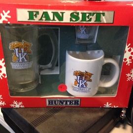 Hunter University of Kentucky fan set glass (in box) $10.00.