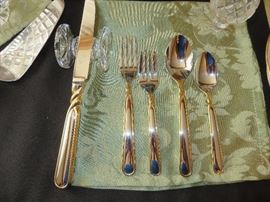 MIKASA Flatware  "Pirouette"	14 place settings & 4-pcs Hostess Set								
