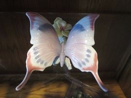 LLARDO A Moments Rest Butterfly 6173
LLARDO
