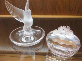 LALIQUE Bird Motif Pin Dish
