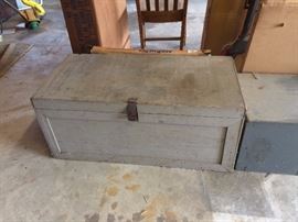 #76 wood trunk 36x18x16 $45