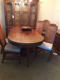 #56 Dining table w/6 chairs + 2 leaves 74-36x39x29 