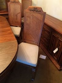 #56 Dining table w/6 chairs + 2 leaves 74-36x39x29 