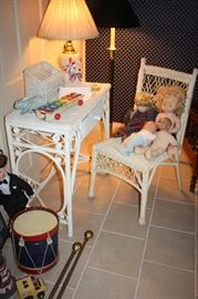 Wicker desk and chair