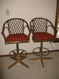 2 swivel Rattan Bar Stools