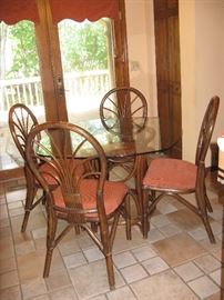 Rattan DR Glass Table with 4 Rattan Chairs