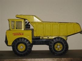 Vintage Tonka Metal Dump Truck
