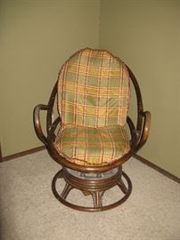 Rattan Swivel Rocker