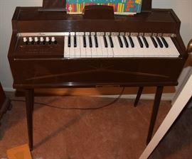 Children's organ/piano