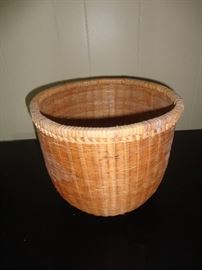 Another collectible basket - yet to be identified.