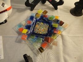 Large collection of vintage collectibles.