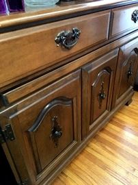 Pretty two piece maple buffet/hutch...
