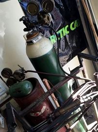 Welding tanks with gauges and extra tips...