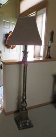 FLOOR LAMP