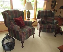 PLAID RECLINERS / SIDE TABLE / LAMP / BIRDCAGE