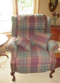 RECLINER / PLAID