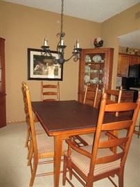 EXTREMELY NICE THOMASVILLE DINING SET