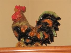 WIDE ASSORTMENT OF CHICKEN AND ROOSTER DECOR