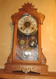 VINTAGE OAK CLOCK