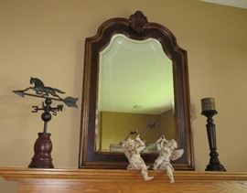 LARGE ORNATE MIRROR GREAT DETAILS