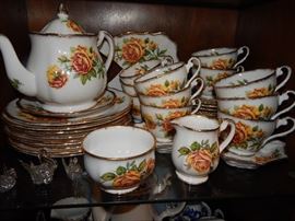 Royal Standard Romany Rose Tea Set