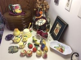 Fruit motif salt and pepper collection