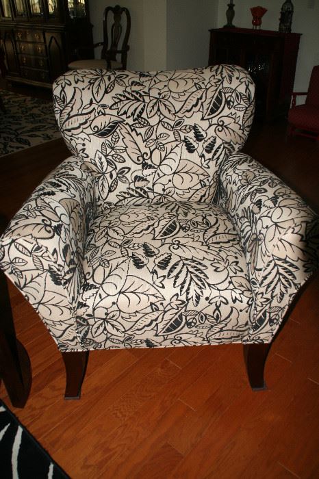 Sweet Comfy Side Chair with pillow