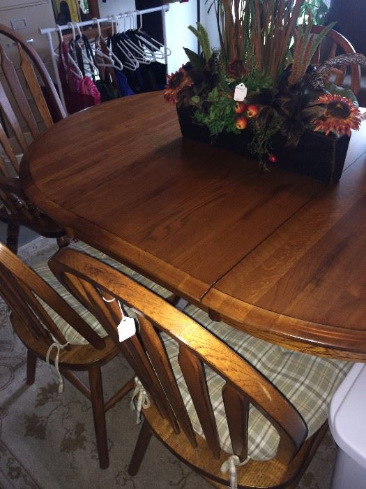 Oak oval breakfast table & 6 chairs