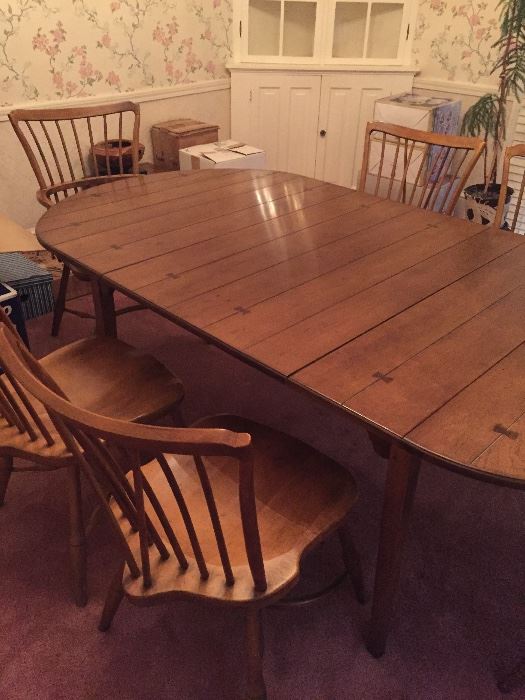 Dining Table with leaves and 6 chairs (2 arm and 4 side)