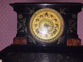 Mantle clock