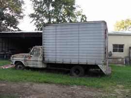 1972 Ford Box Truck With 360 Cu. In. Engine. Need Lots of TLC