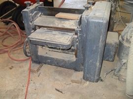 Planner.... 12 " Wide I Think ....220 Volt