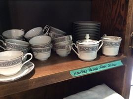 12 piece cup & saucer tea set with sugar bowl & creamer. Noritake Ivory China "Prelude" pattern. Excellent condition
