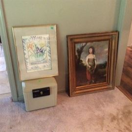 Safe, framed photo/poster, framed painting