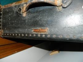 Mendel Tourist travel trunk