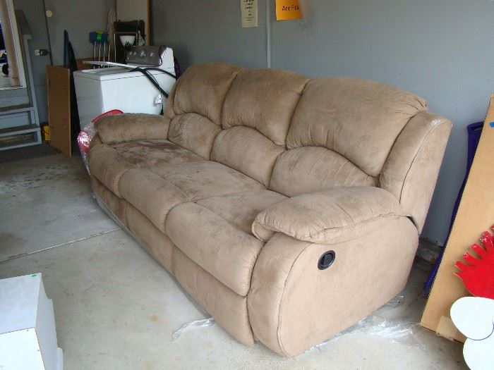 reclining sofa 