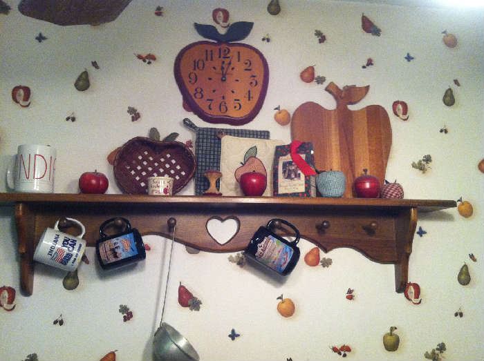 Knick knack shelf