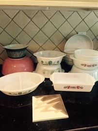 Vintage Pyrex & Fire King kitchenware
