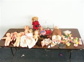 Large Lot of Vintage Dolls
