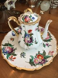 Adorable tea pot with matching platter --- vintage