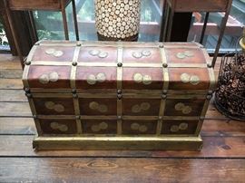 Here is that trunk again!